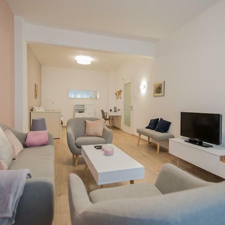 Chic And Spacious Apartment In Central Sofia - Patriarh Evtimiy By Flat Mаnager Buitenkant foto